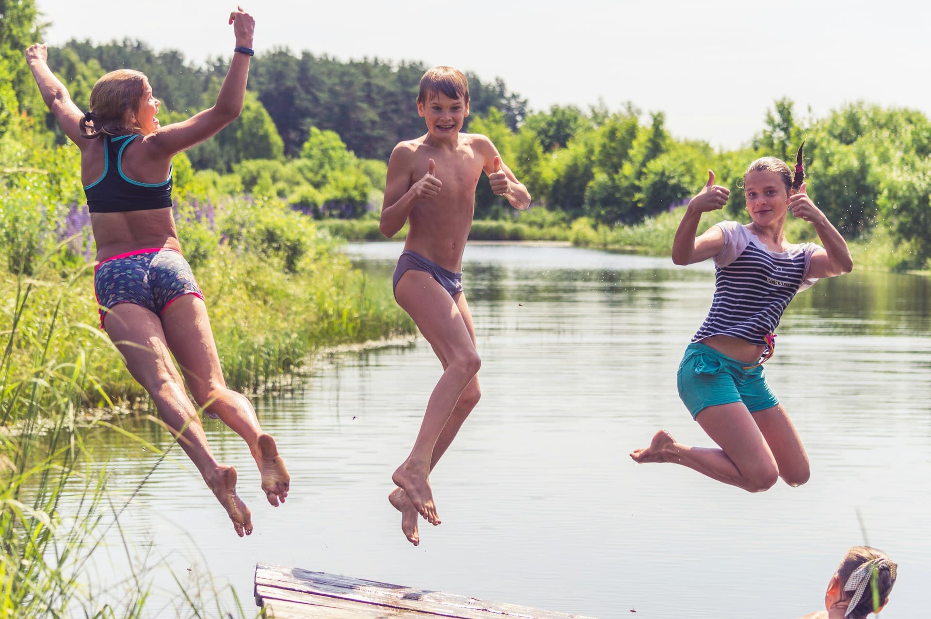 Kolonie letnie 2026 i obozy letnie 2026 — przewodnik po sezonie